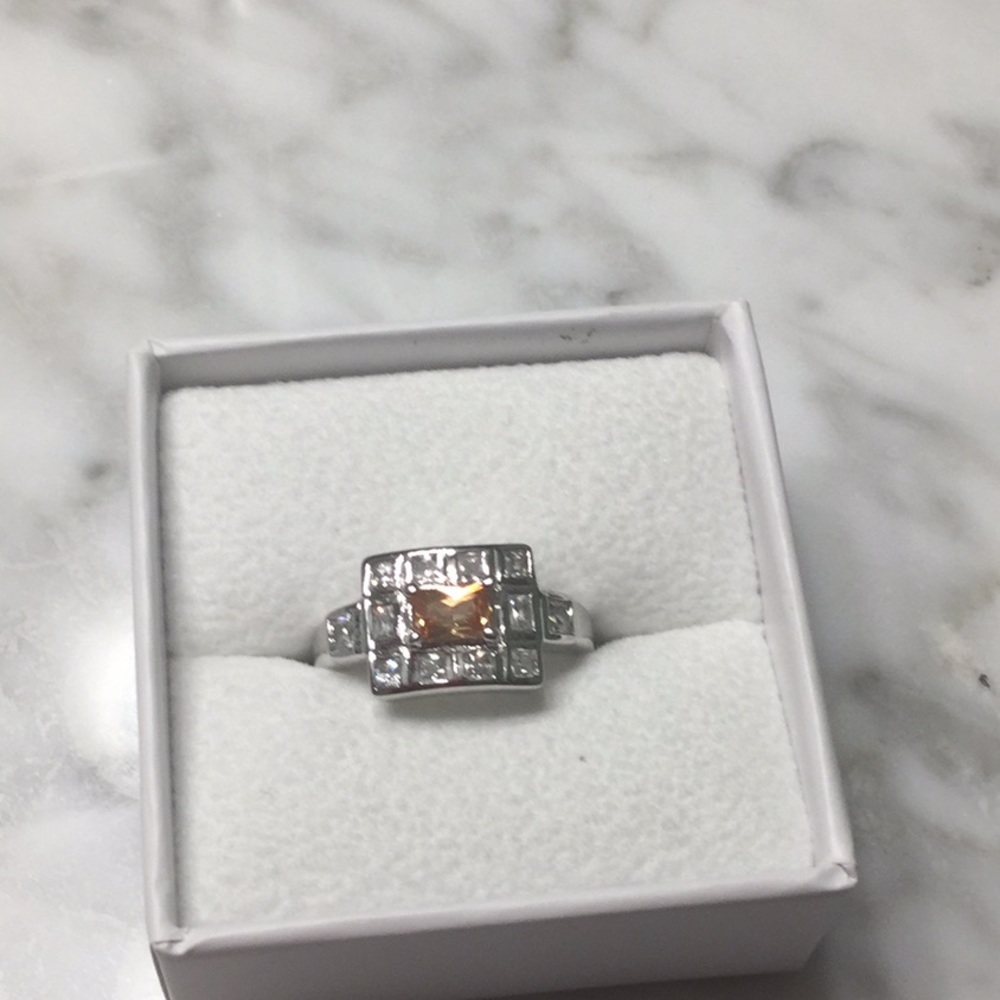 Citrine topaz